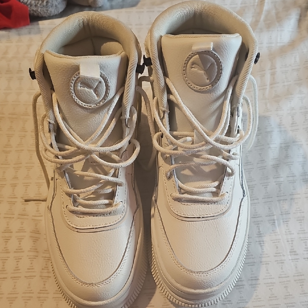 Puma White Sneakers Modern High-Top Design